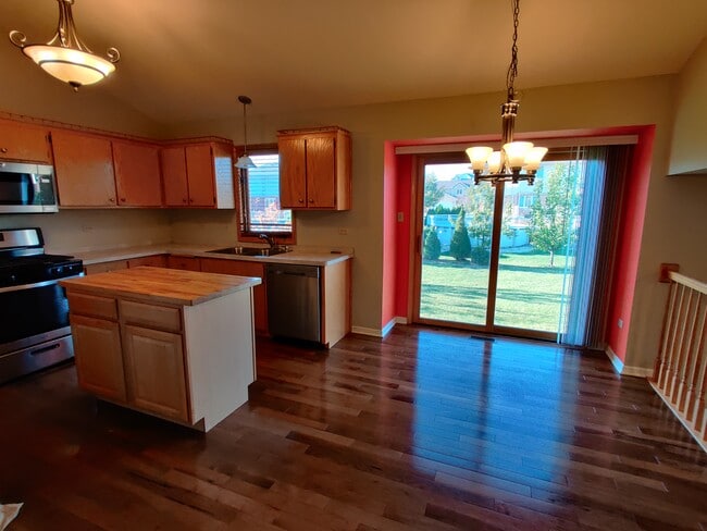 Building Photo - 7810 Brookside Glen Dr