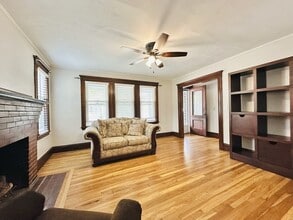 Building Photo - 209 Beach St