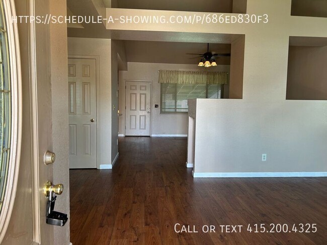 Building Photo - 637 Laurelwood Cir