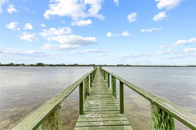 Building Photo - 232 Hidden Bay Dr