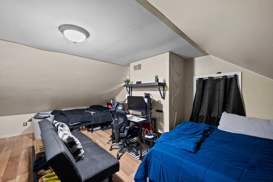 Building Photo - 2221 N 1st Ave