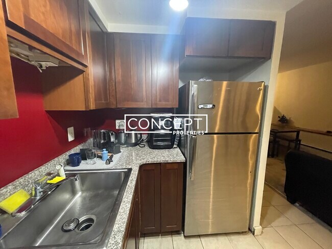 Building Photo - 28 Symphony Rd