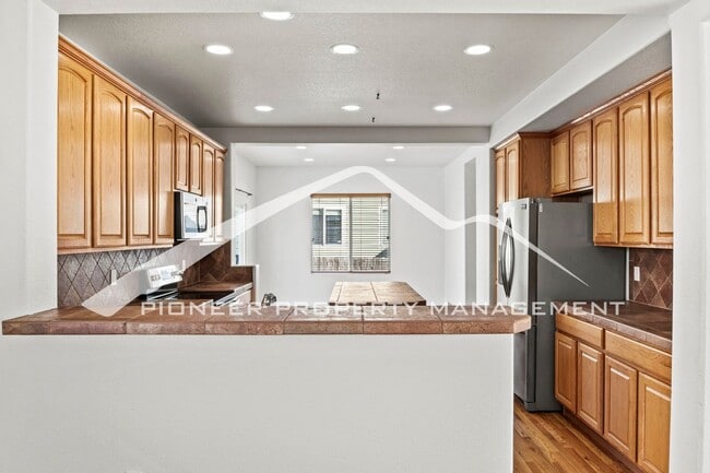 Building Photo - Serene Ridgeview at Stetson Hills neighborhood 6 bedroom, 3.5 bathroom, 2 car garage and AC