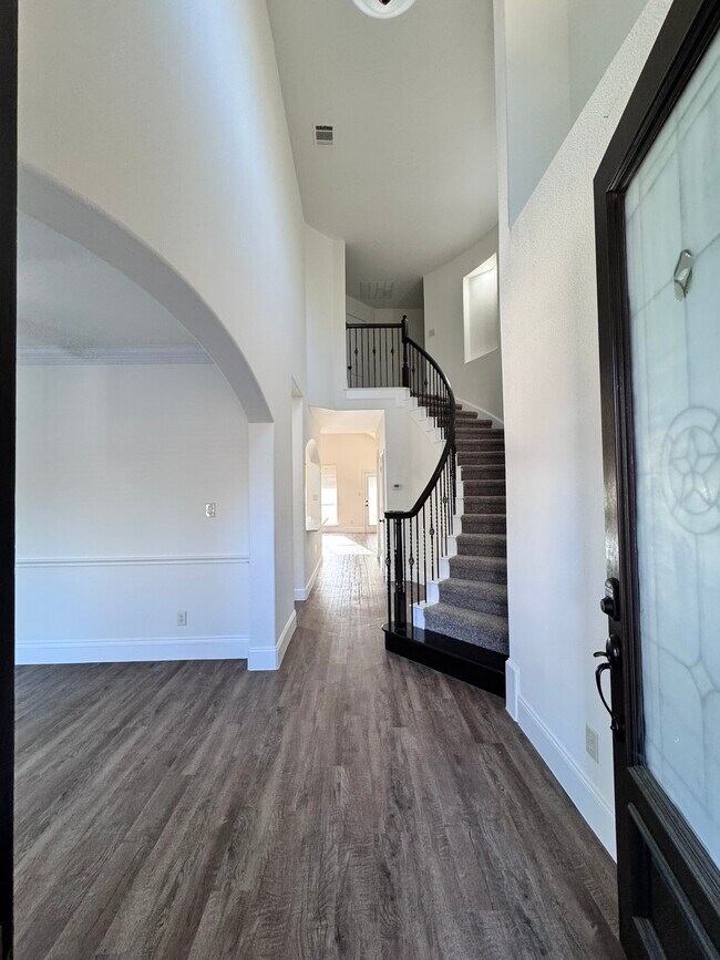 Building Photo - 15833 Bent Rose Way