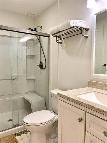 Bath walk-in shower - 420 Metairie-Hammond Hwy