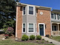 Building Photo - Updated End-Unit Townhouse in York County