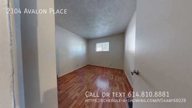 Building Photo - Three Bedroom Garden Apartment- Columbus