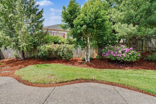 Building Photo - Well-Kept Single-Level 3 bed, 2 bath home in West Salem