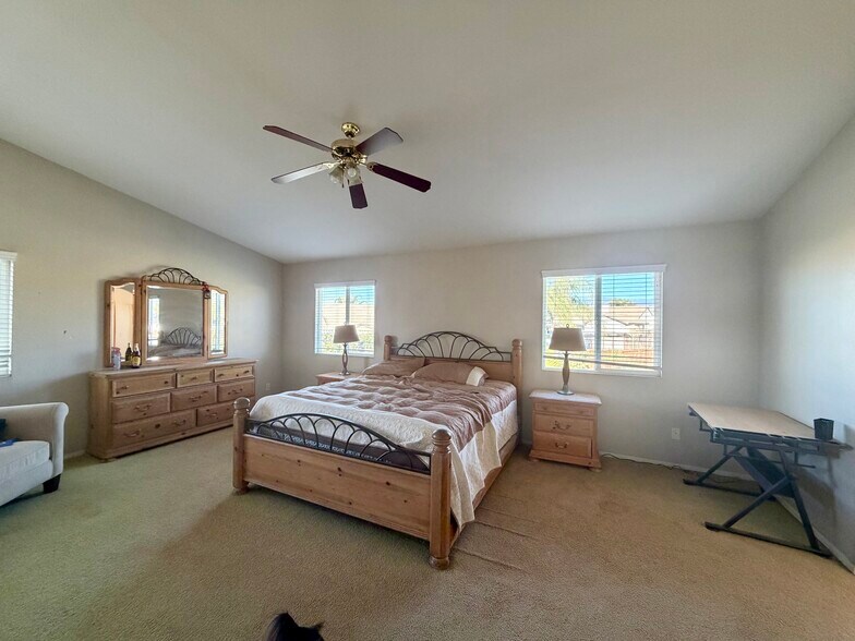 Building Photo - 10095 Kings Ct