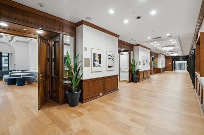 Building Photo - 525 Lexington Ave