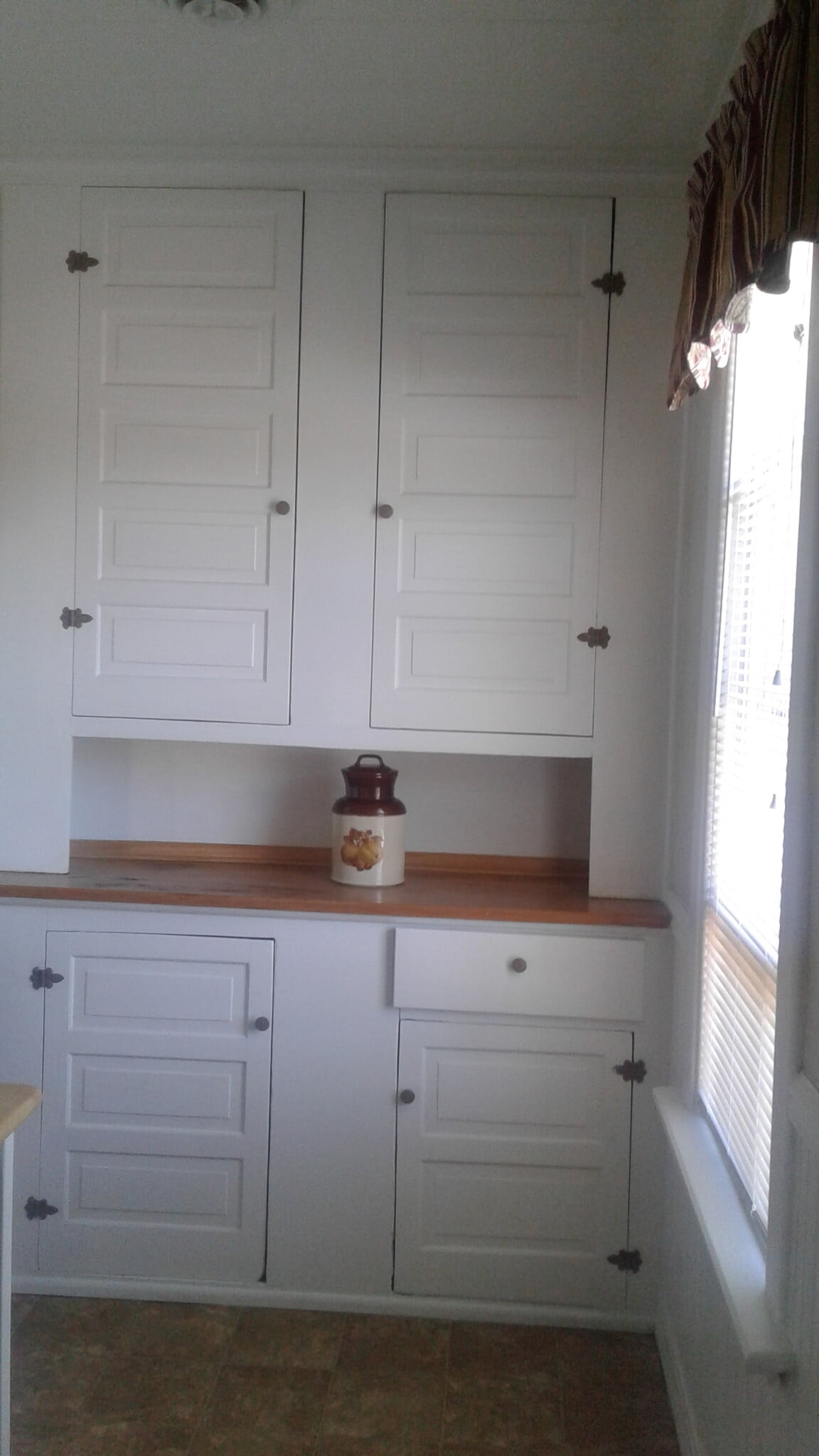 Building Photo - 416 E 3rd St