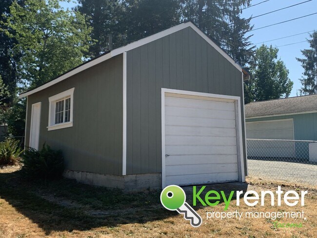 Building Photo - Recently Remodeled 3bd/1.5Bath Tacoma House!