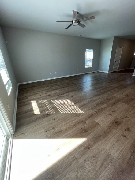 Building Photo - 1000 Saltgrass Way
