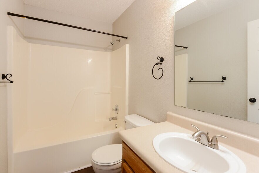 Building Photo - 7148 Kimble Dr