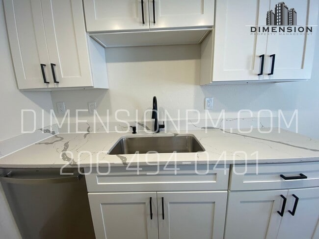 Building Photo - Bright & Comfortable 2-Bed, 1-Bath Condo –...
