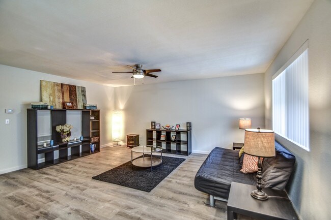 LIVING 2 - Urban Oasis