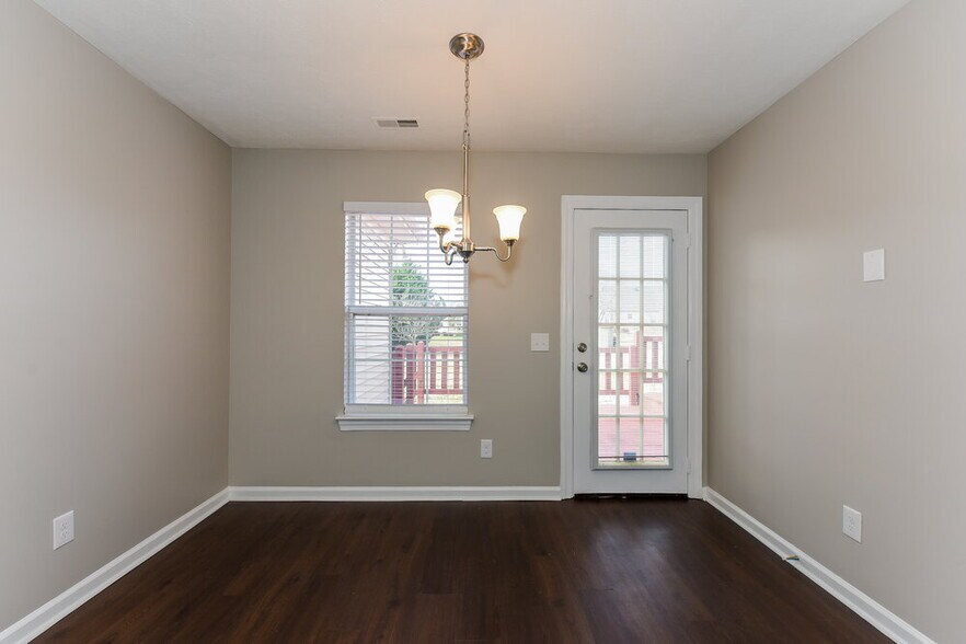 Building Photo - 3427 Belle Chase Dr