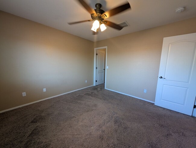 Building Photo - 4 Bedroom 2.5 Bathroom Gate Copper Canyon ...