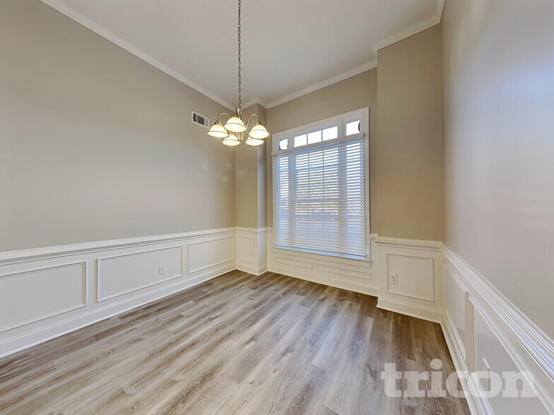 Building Photo - 160 Wisteria Way