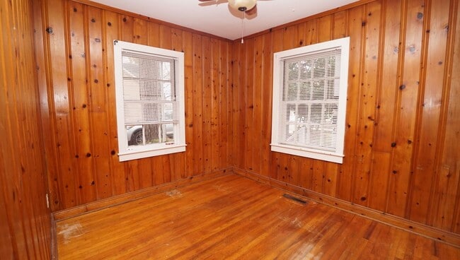 Building Photo - 14 Tallman St