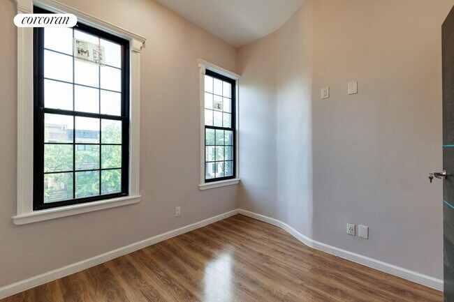 Building Photo - 741 Decatur St