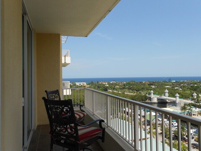 Building Photo - 700 E Boynton Beach Blvd