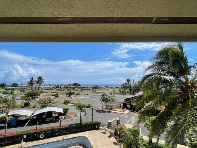 Building Photo - Top Floor Opukea Three Bedroom/Two Bathroom
