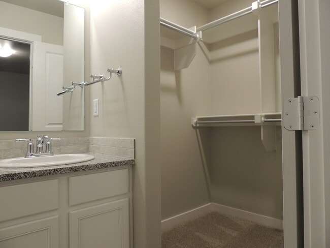 Building Photo - 6115 Appaloosa Ln