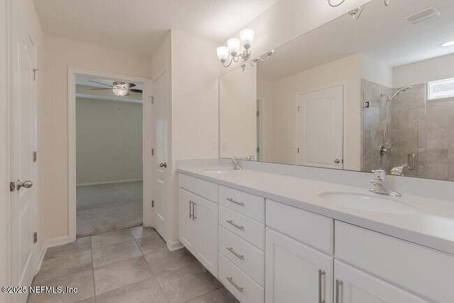 Building Photo - 12613 Itani Ct