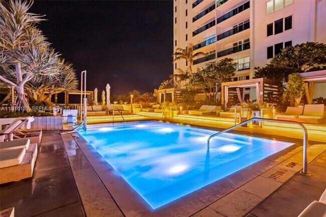 Building Photo - 2301 Collins Ave