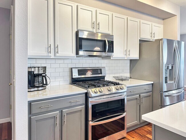 Building Photo - Large 2 bed 2 bath condo for rent near Sloans Lake