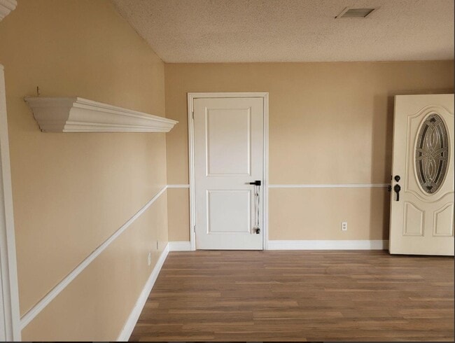 Building Photo - 15515 Harvest Ave