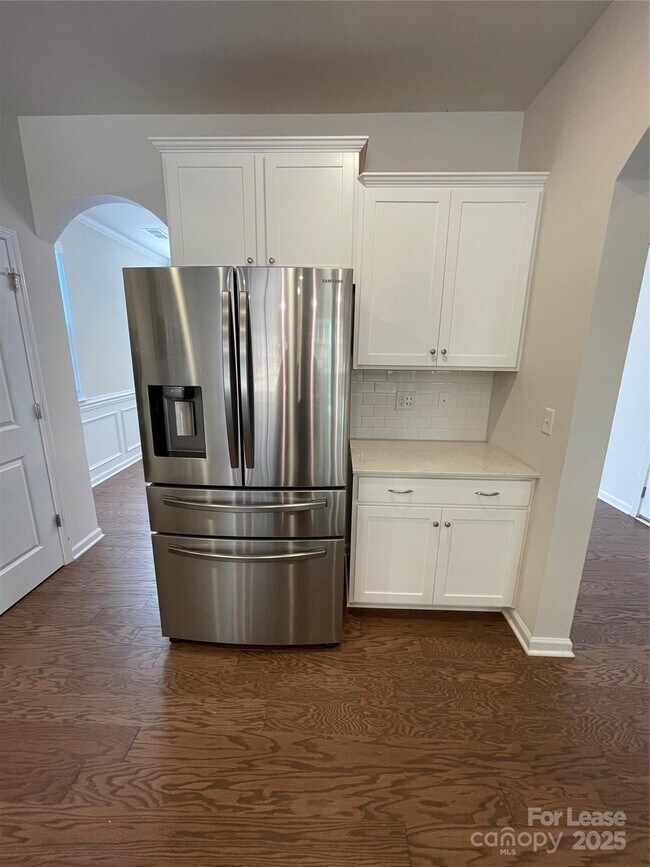 Building Photo - 398 Kennerly Center Dr