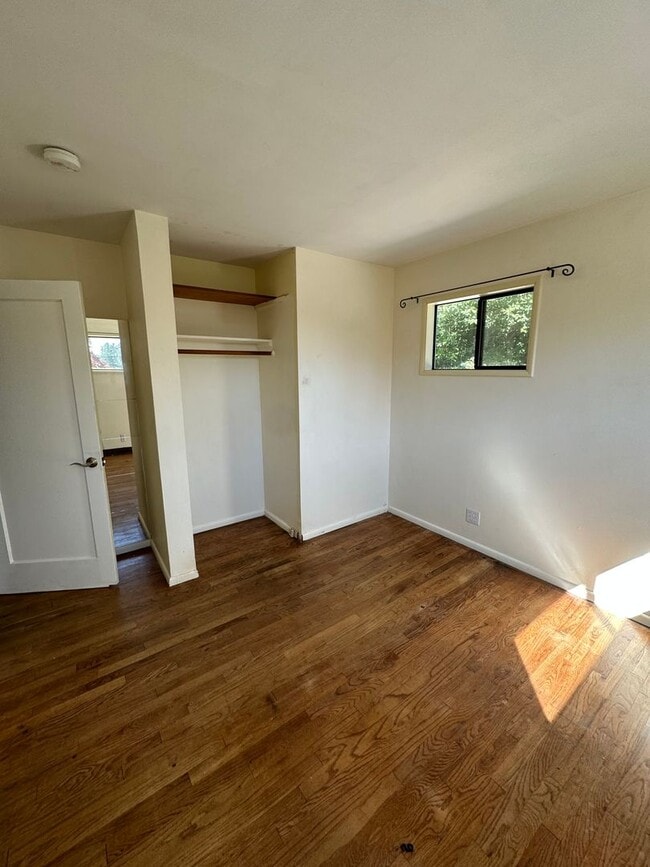 Building Photo - Beautiful Home in Astoria!