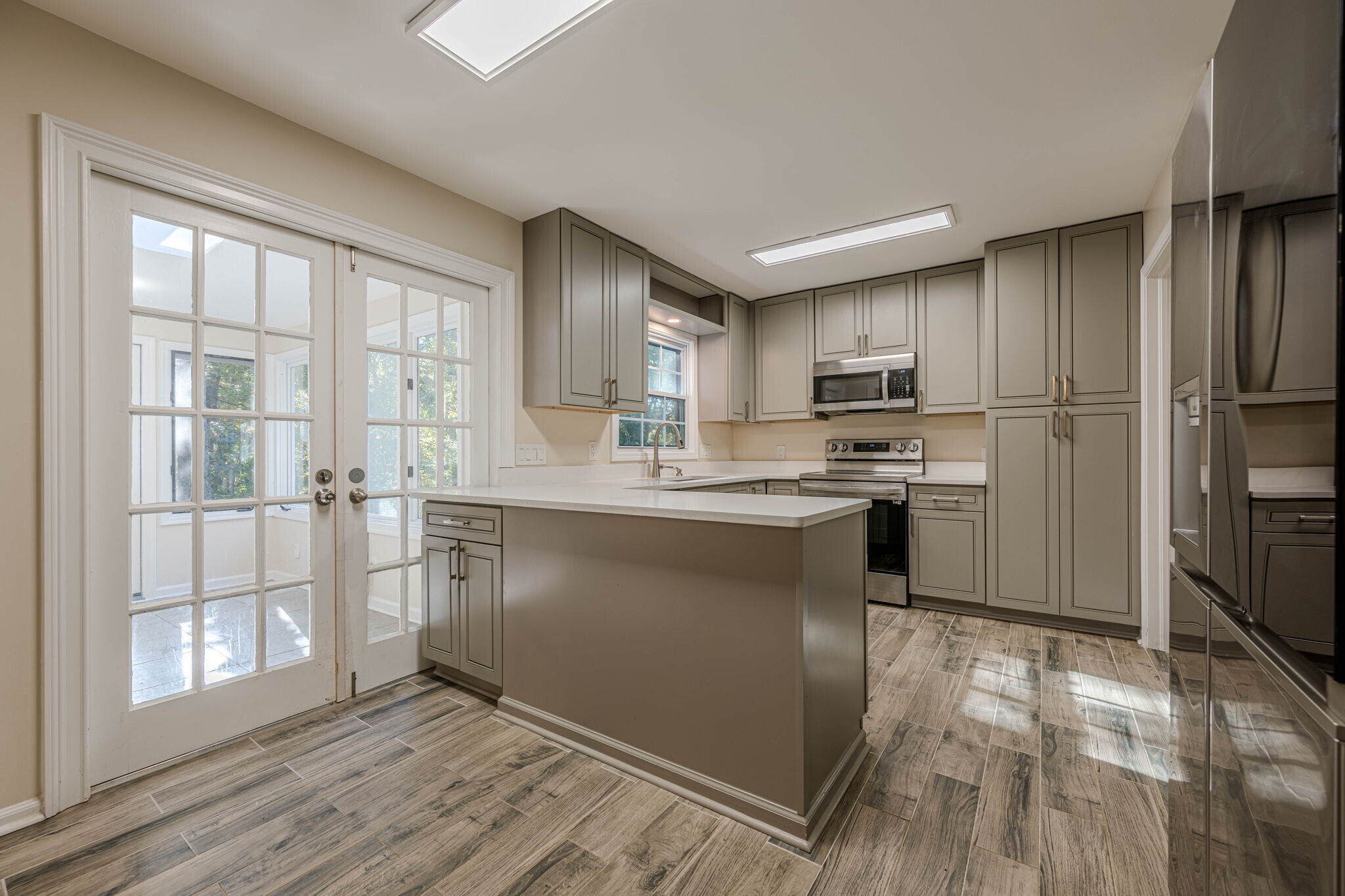 Building Photo - 6640 Williamson Dr