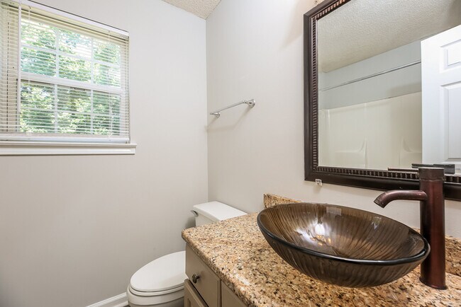 Building Photo - Inviting 3-Bedroom Home in Simpsonville, SC