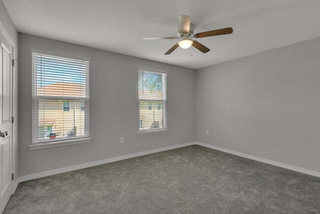 Building Photo - "Charming 2-Bed Townhouse Retreat in Fort Walton Beach with 2.5 Baths!"