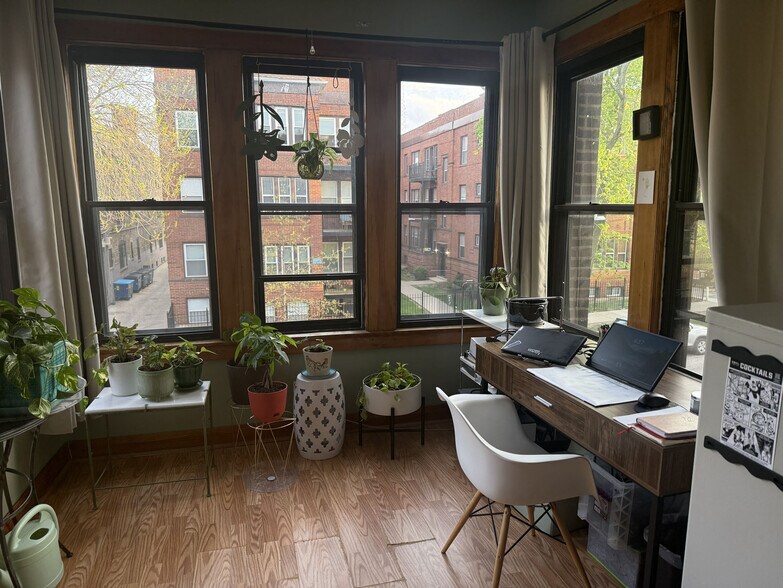 Building Photo - 1614 W Wallen Ave