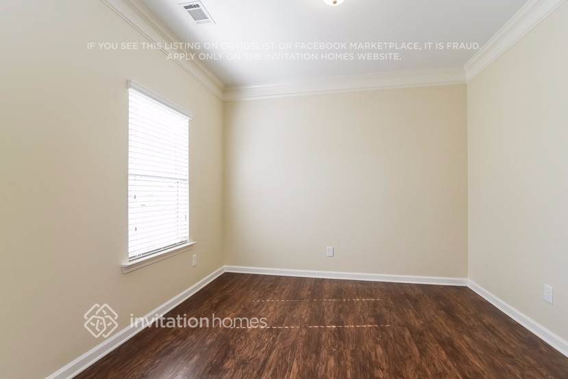 Building Photo - 3467 Rosebud Park Dr