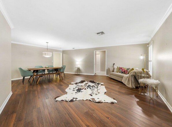 Building Photo - 201 Ellwood- 685.1