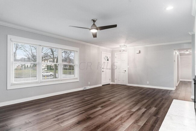 Building Photo - 2850 Pickwick Dr