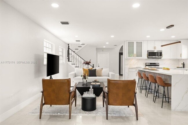 Building Photo - 911 SW 57th Ave