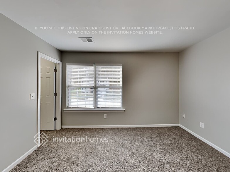 Building Photo - 216 Pebblestone Dr