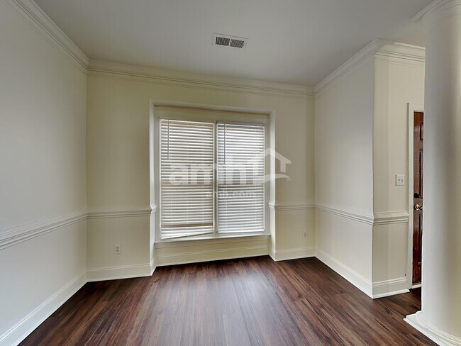 Building Photo - 8005 Red Oaks Trl