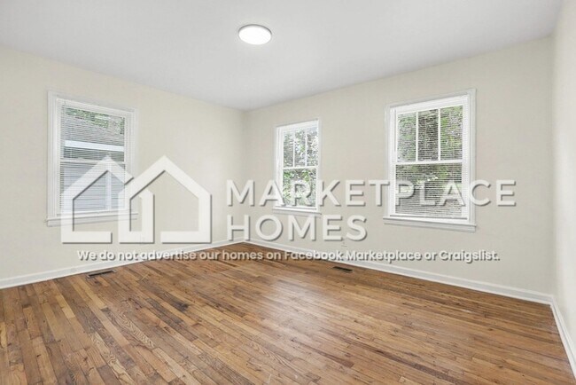 Building Photo - 2954 Hapeville Rd SW