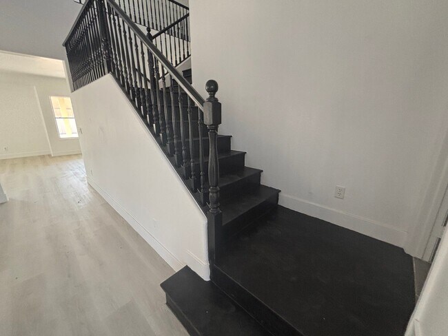 Building Photo - Spacious 4Br/3Ba Home in Galena Pointe – in North Las Vegas