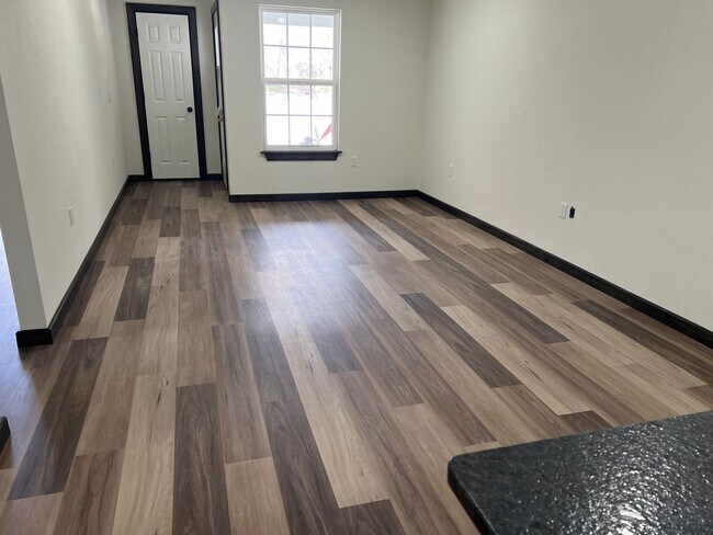 Building Photo - 2 bed 2 bath new build in 2024