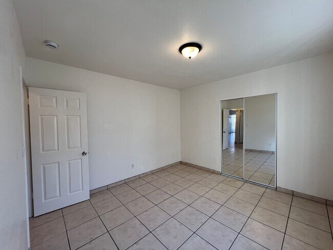 Building Photo - 8416 1/2-8416 1/2 Graham Ave