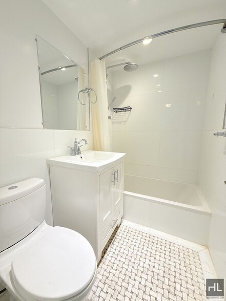 Building Photo - 1 bed 1 bath /Laundry in Unit - WEST 93 STREET