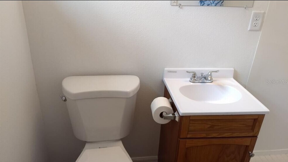 Building Photo - 803 E Hart St